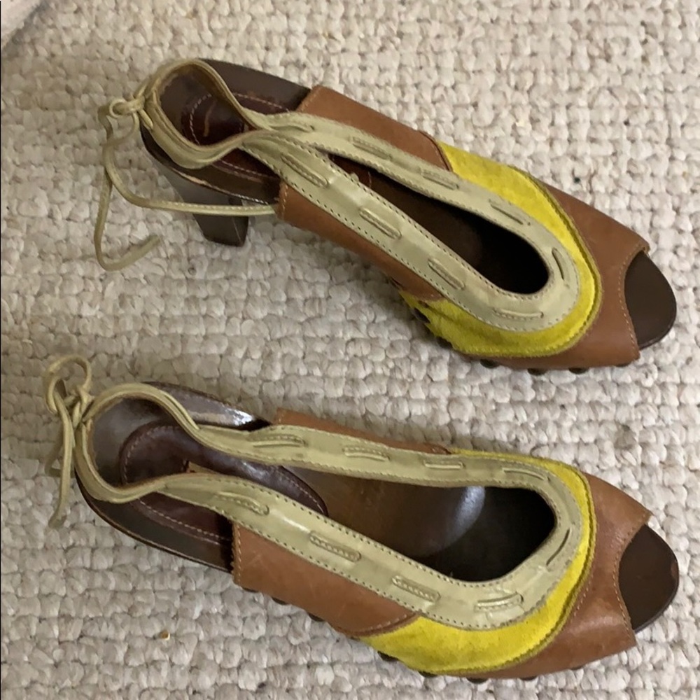 Shoes - Picture 2 of 4